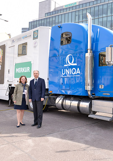 The old UNIQA truck (photo)