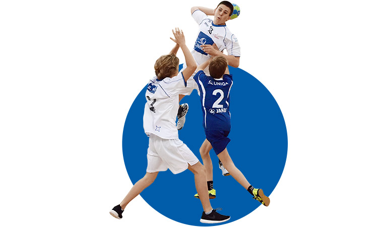 Drei junge Handballer in Szene (photo)