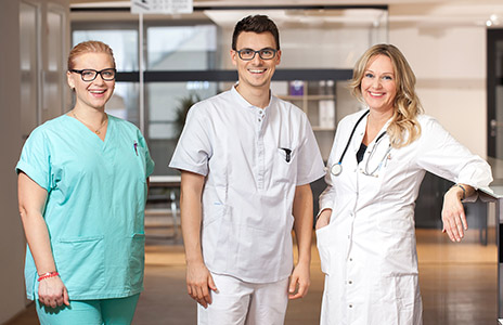 Three employees in the medical field (Photo)